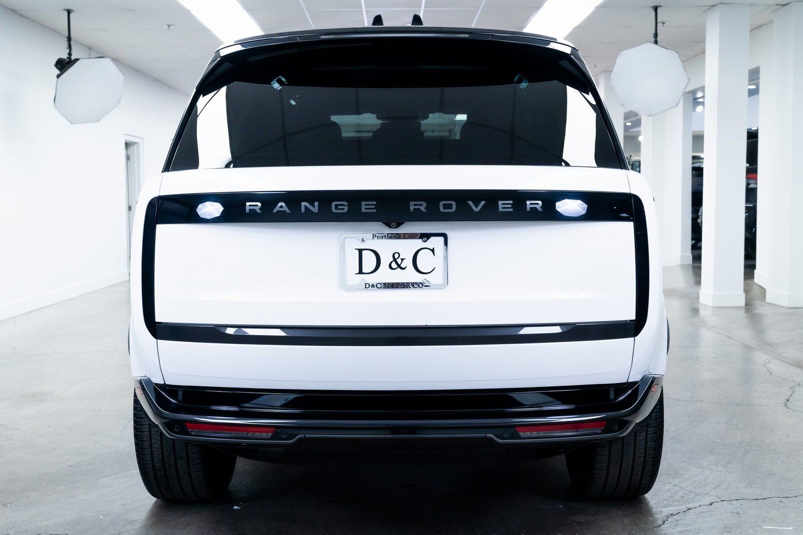 Used 2024 Land Rover Range Rover SE AWD/4WD image 5