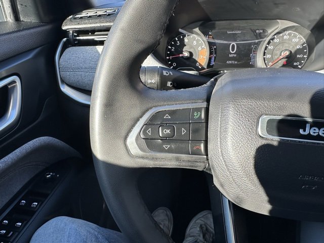 Used 2024 Jeep Compass Latitude image 25