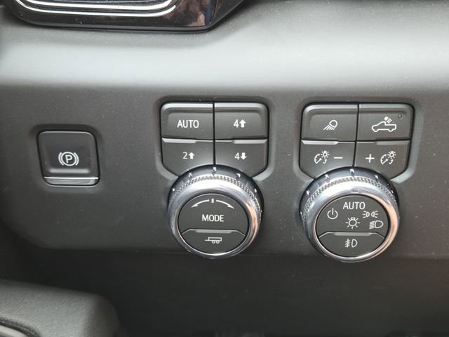 New 2026 GMC Sierra 1500 AT4 w/ Technology Package AWD/4WD image 15