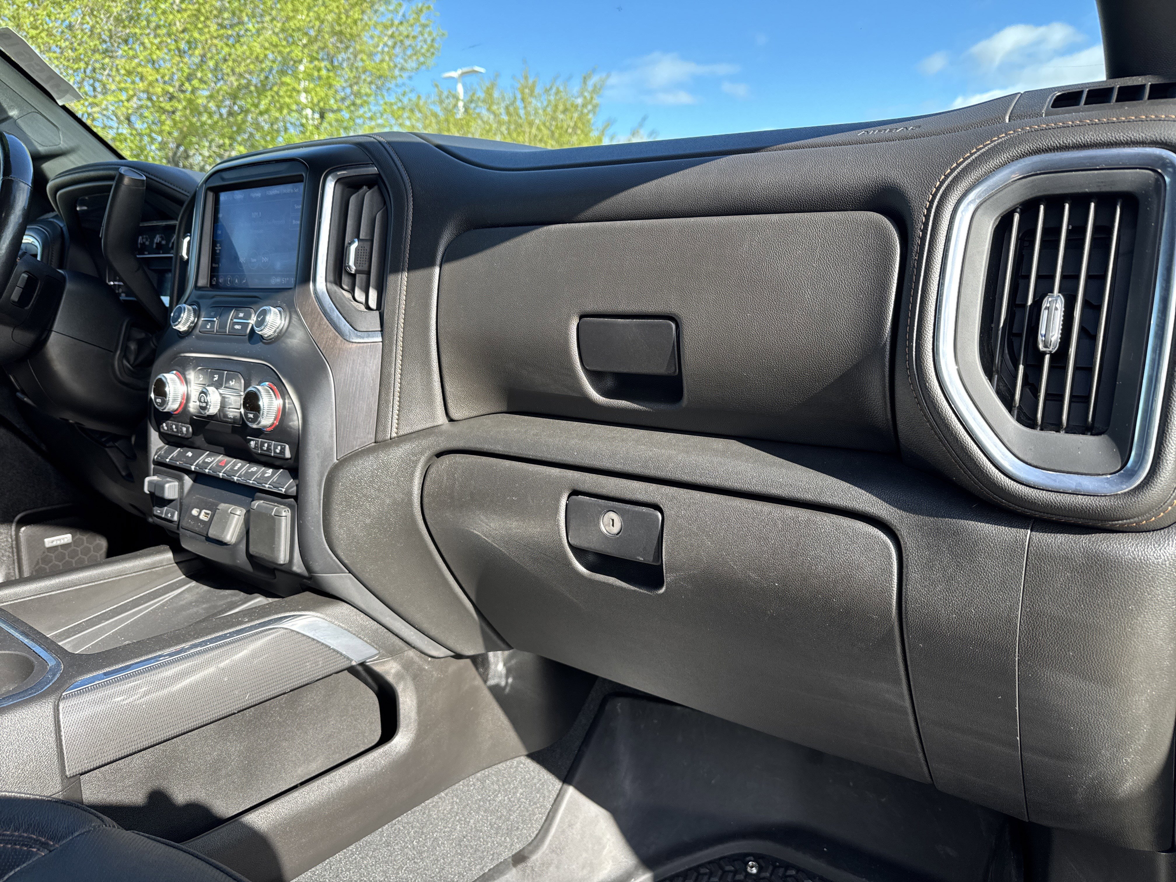 Used 2022 GMC Sierra 2500 AT4 w/ AT4 Preferred Package AWD/4WD image 22