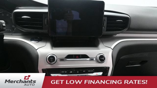 Used 2023 Ford Explorer XLT AWD/4WD image 19