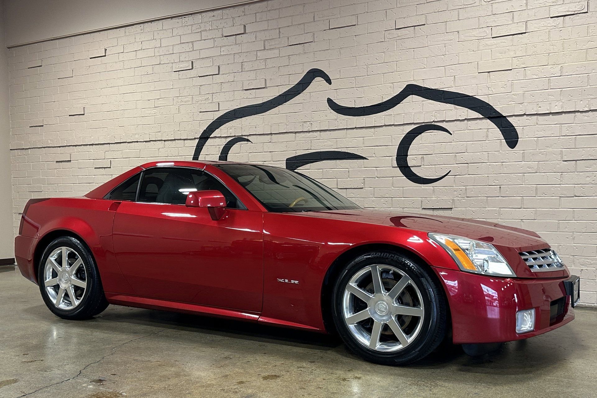 Used 2005 Cadillac XLR image 3