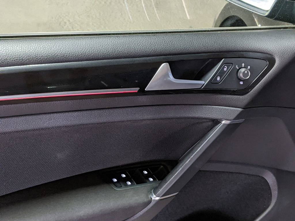 Used 2016 Volkswagen GTI Autobahn image 10