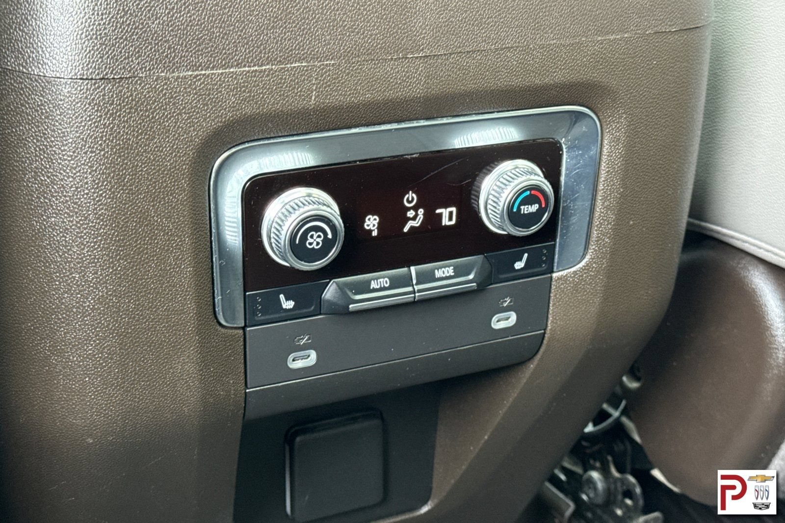 Certified 2024 GMC Yukon XL SLT w/ SLT Premium Package AWD/4WD image 14