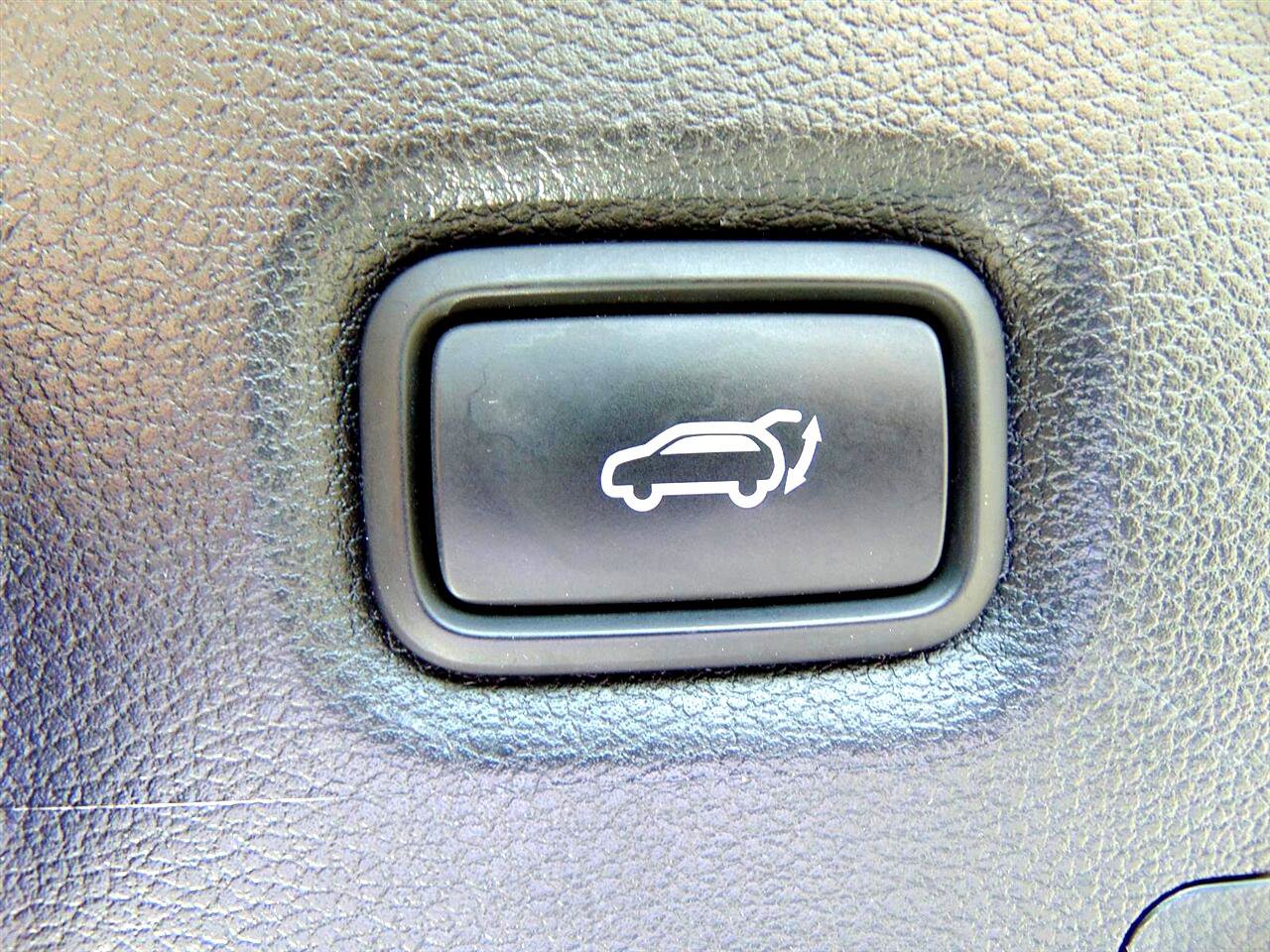 Used 2023 Hyundai Santa Fe Limited image 12