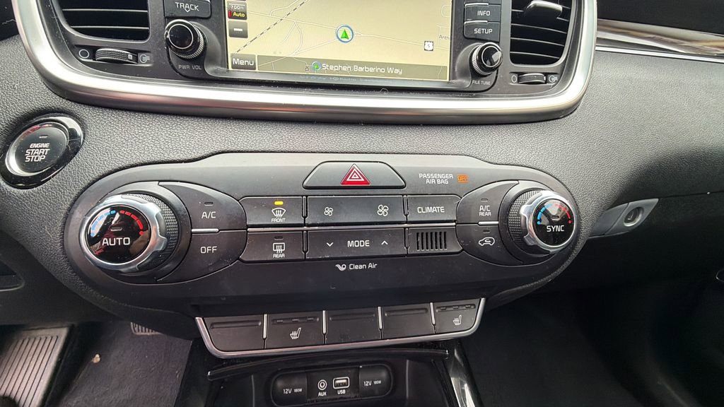 Used 2016 Kia Sorento SX image 21