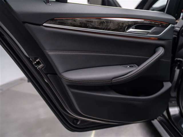 Used 2023 BMW 540i w/ Convenience Package RWD image 26