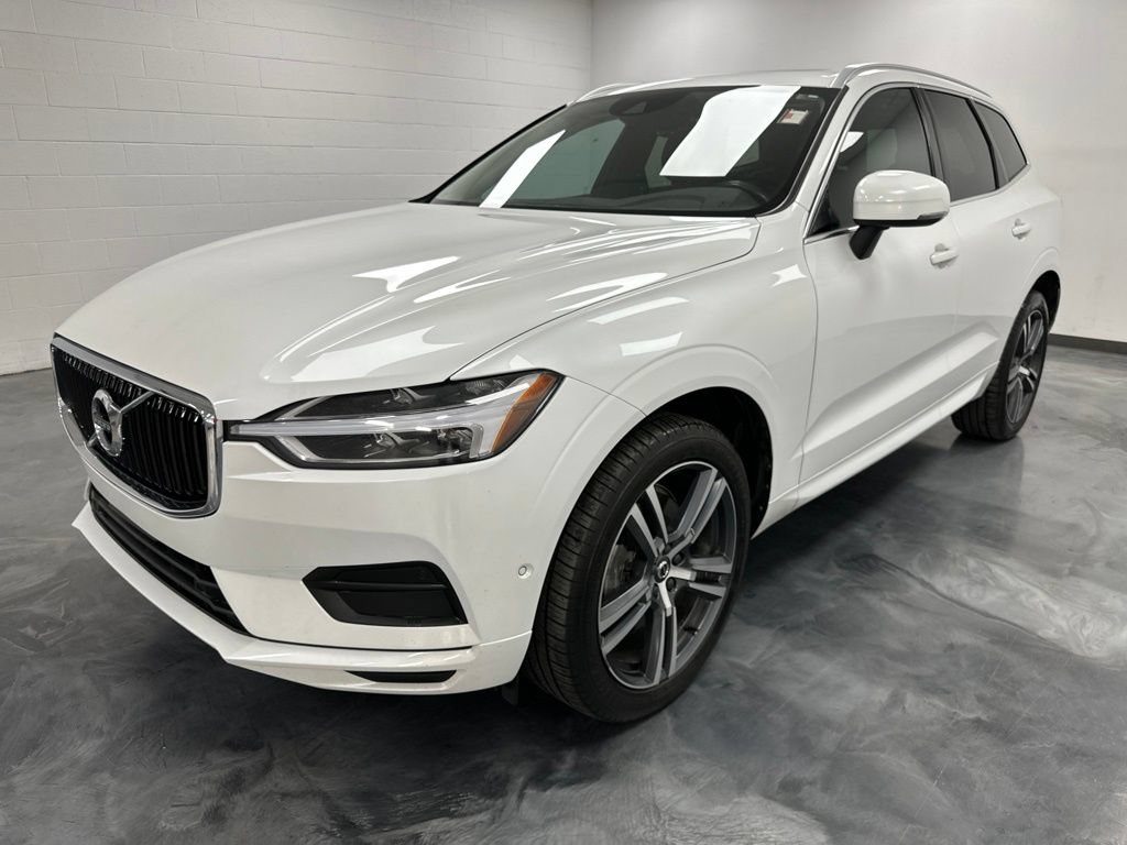 Used 2019 Volvo XC60 T6 Momentum w/ Multimedia Package