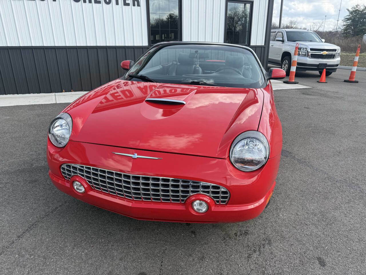 Used 2004 Ford Thunderbird Deluxe RWD image 2