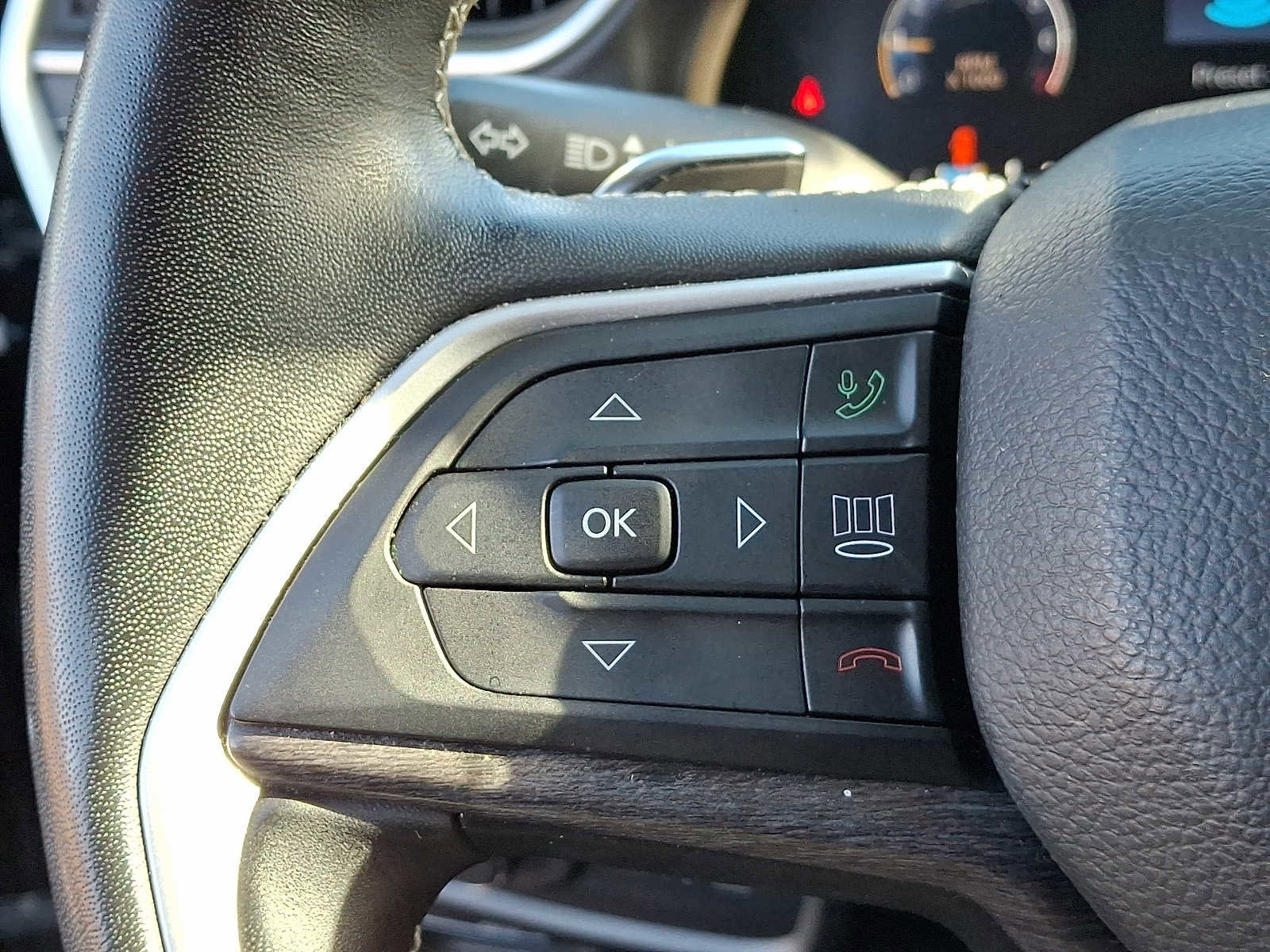 Used 2022 Jeep Grand Cherokee L Limited w/ Luxury Tech Group II AWD/4WD image 23