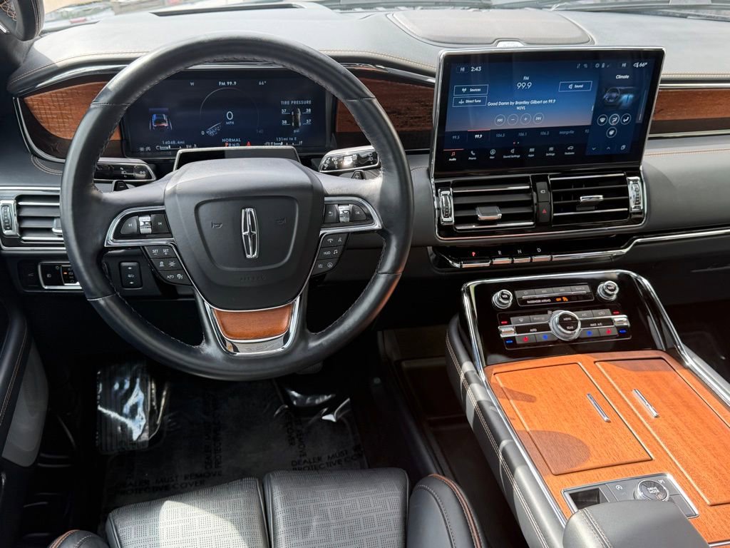 Used 2023 Lincoln Navigator Black Label image 17