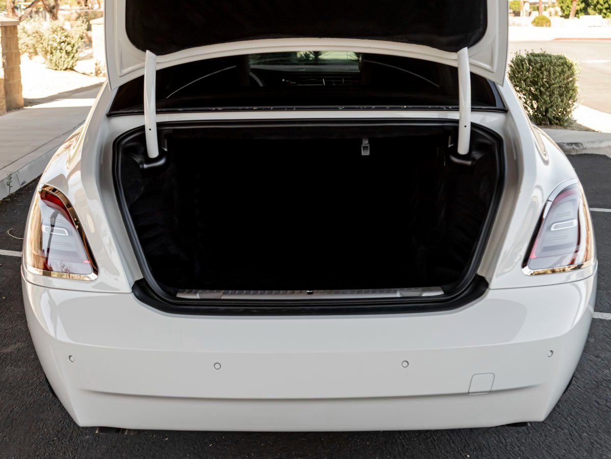 Used 2024 Rolls-Royce Ghost image 25