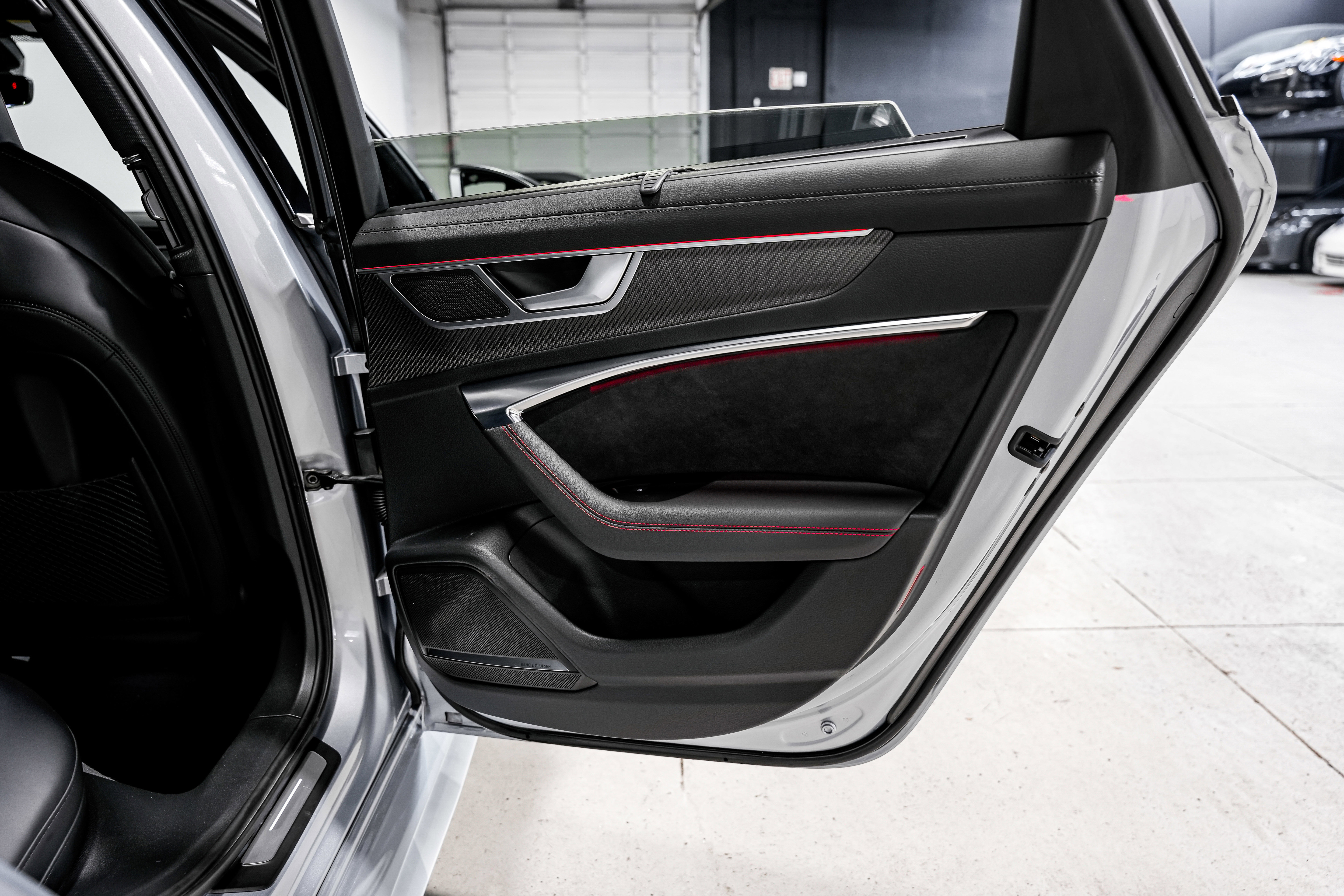 Used 2022 Audi RS 6 AWD/4WD image 29