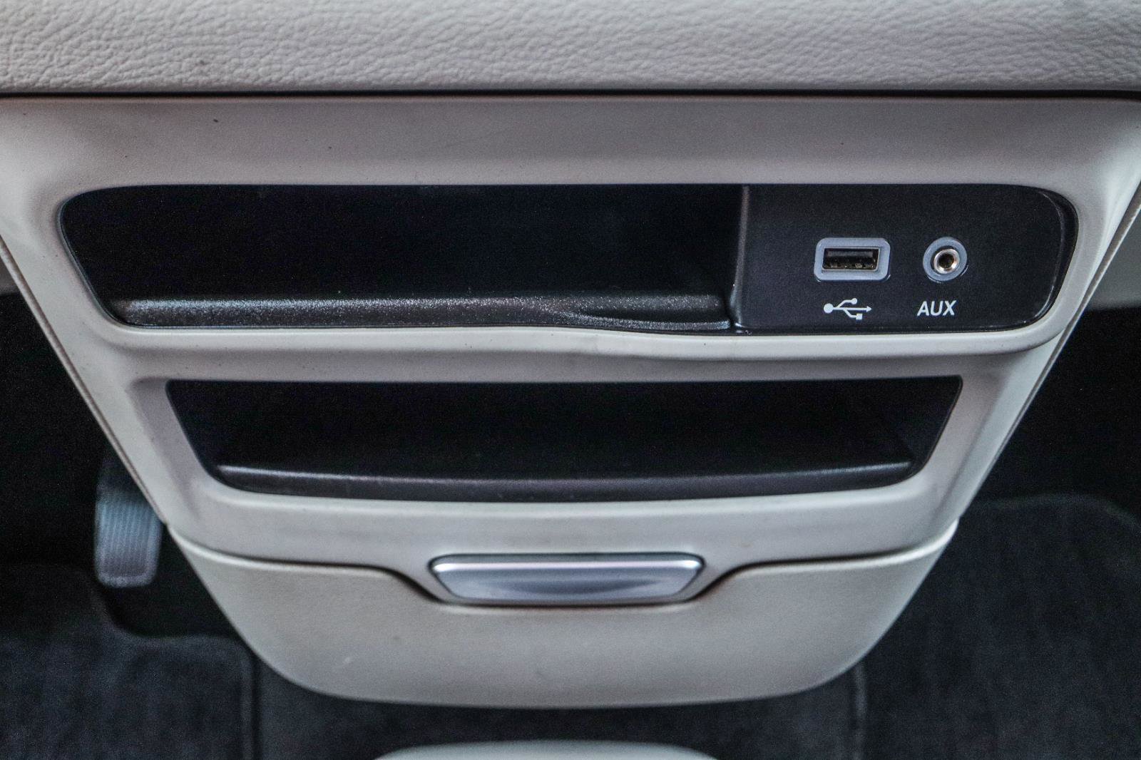 Used 2019 Chrysler Pacifica Touring-L w/ Advanced Safetytec Group FWD image 13