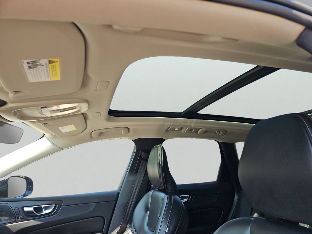 Used 2023 Volvo XC60 B5 Ultimate w/ Climate Package AWD/4WD image 15