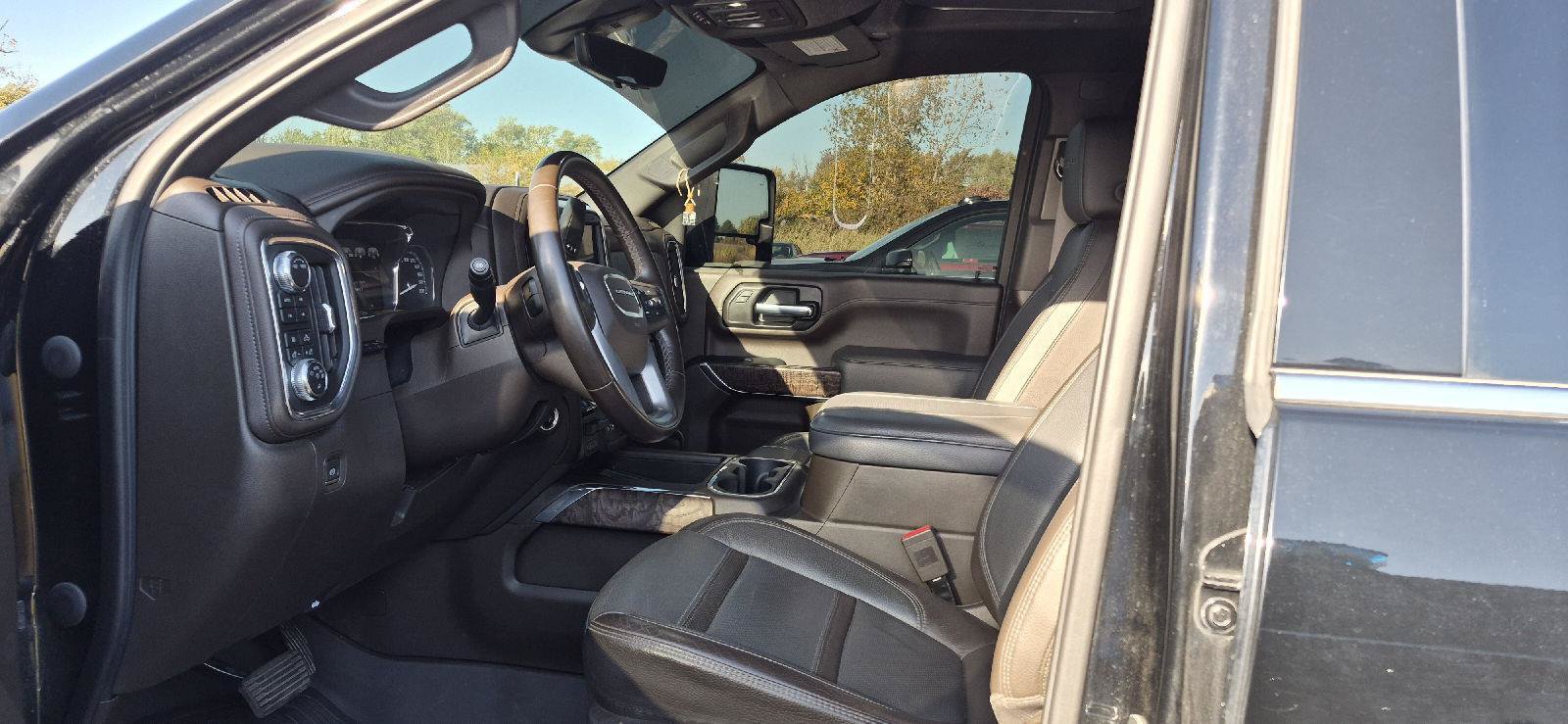 Used 2023 GMC Sierra 2500 Denali w/ Denali Ultimate Package AWD/4WD image 7