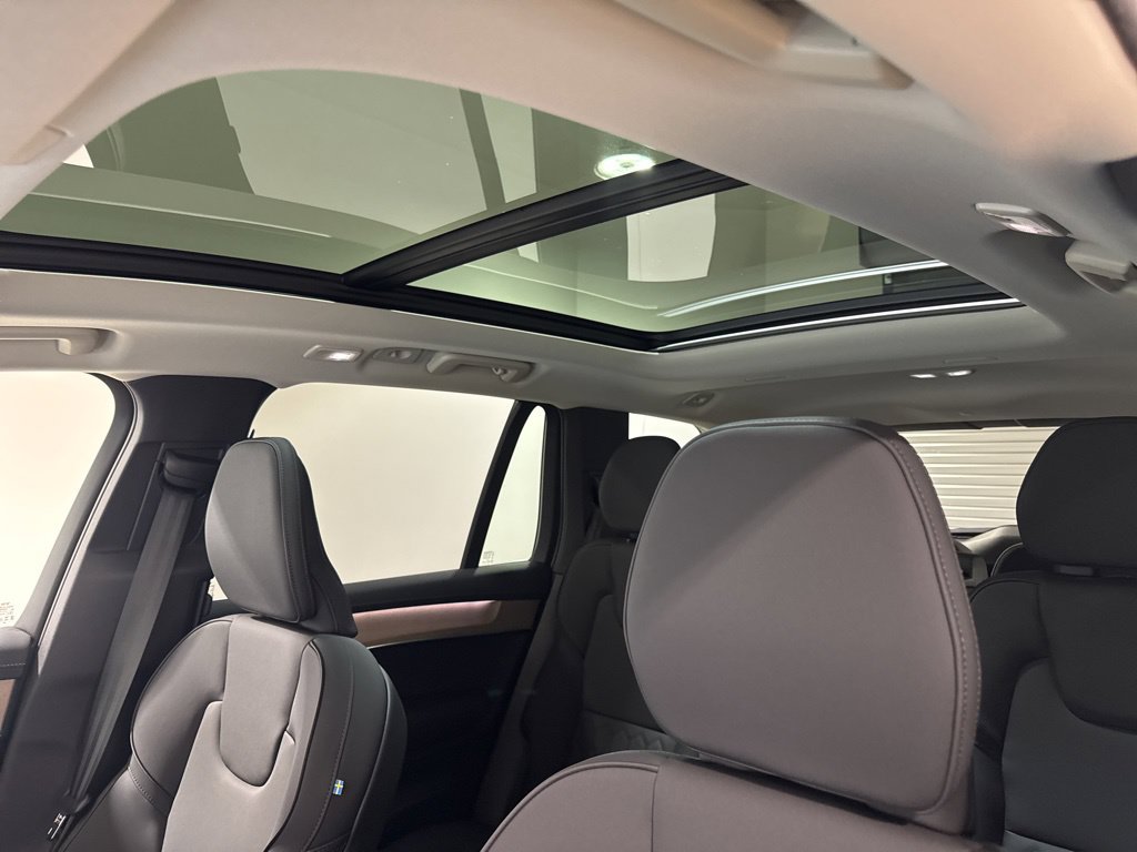 New 2026 Volvo XC90 B6 Plus w/ Protection Package AWD/4WD image 16