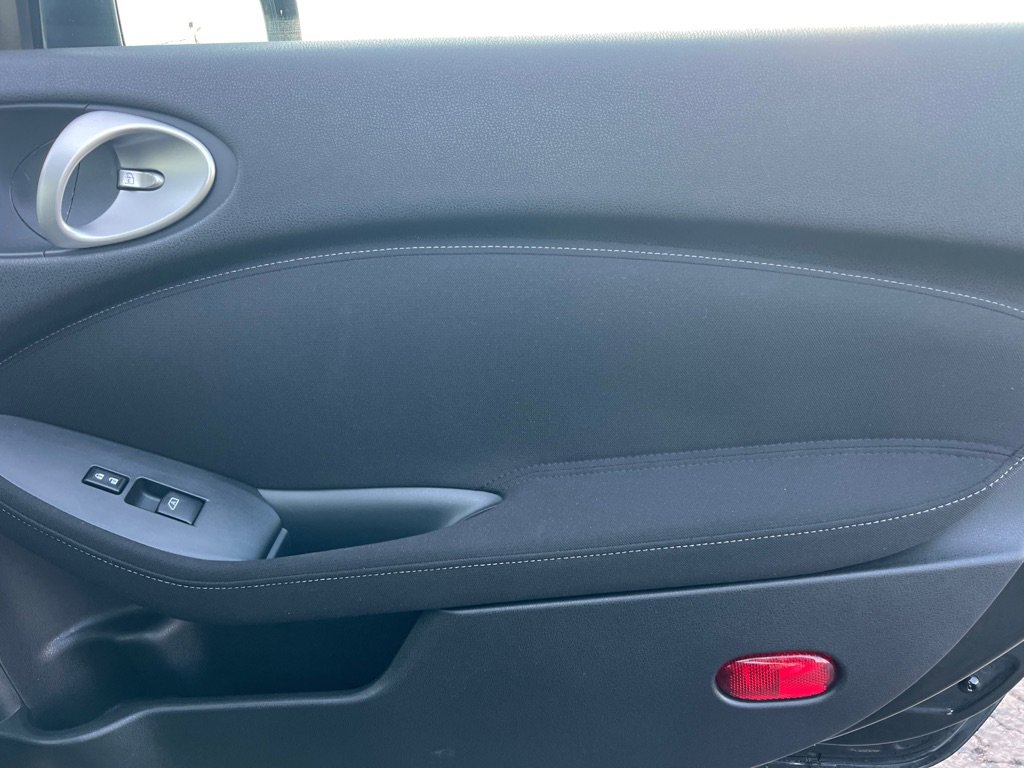 Used 2012 Nissan 370Z Roadster image 17