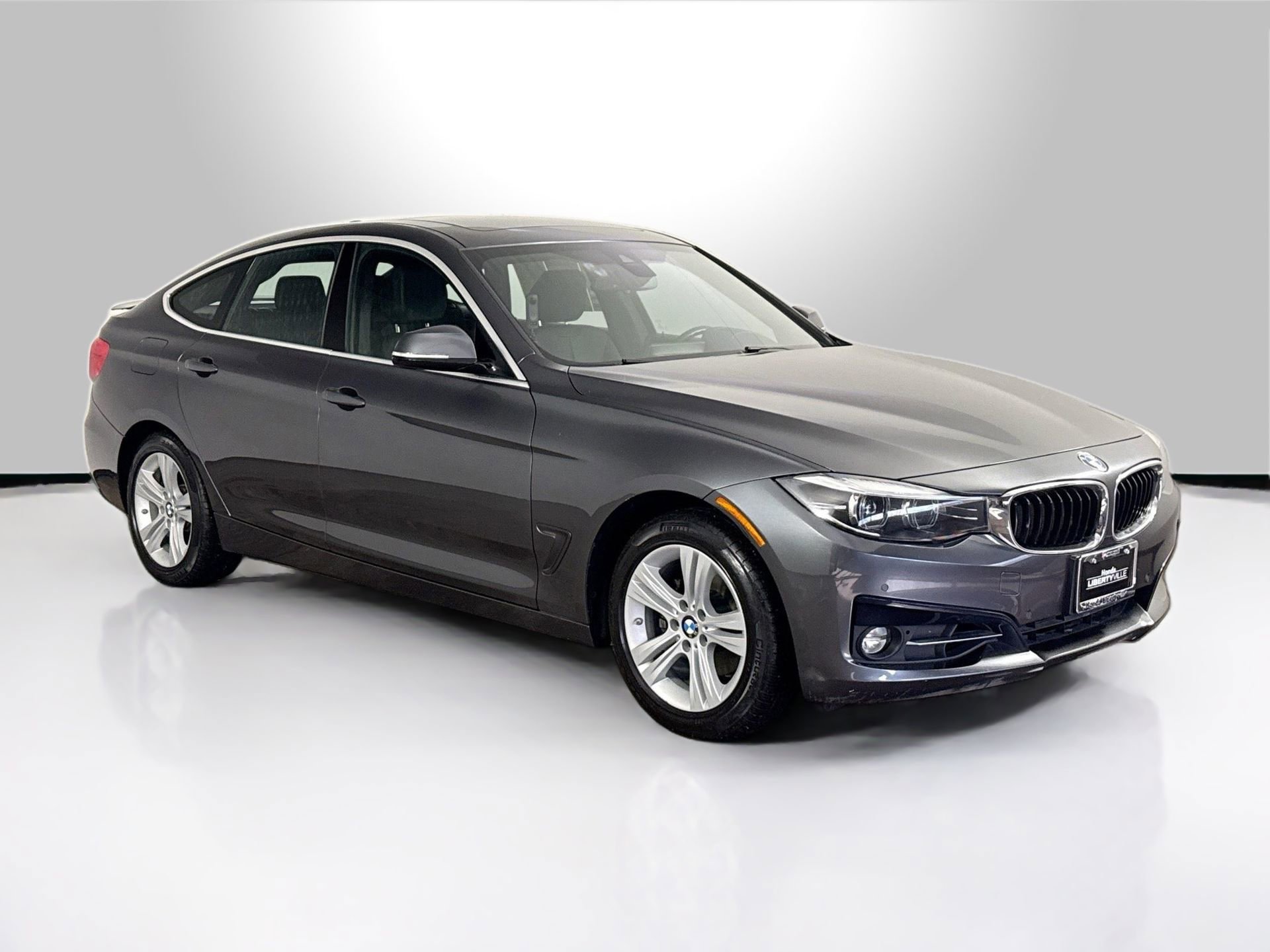 Used 2018 BMW 330i Gran Turismo xDrive w/ Premium Package image 16