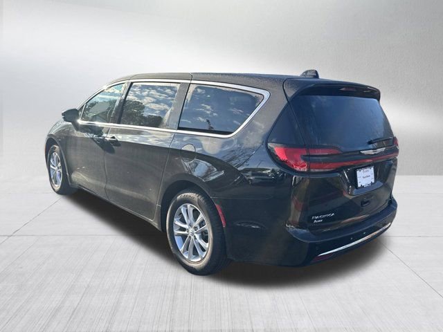 New 2026 Chrysler Pacifica Select image 7