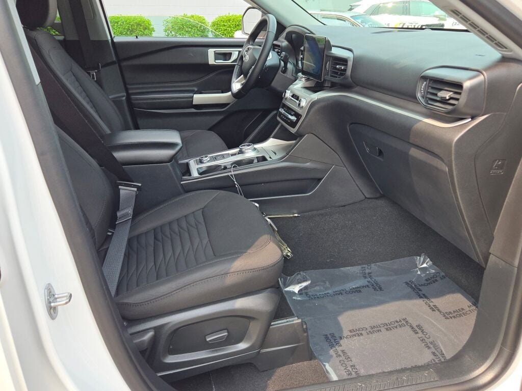 Used 2021 Ford Explorer XLT image 9