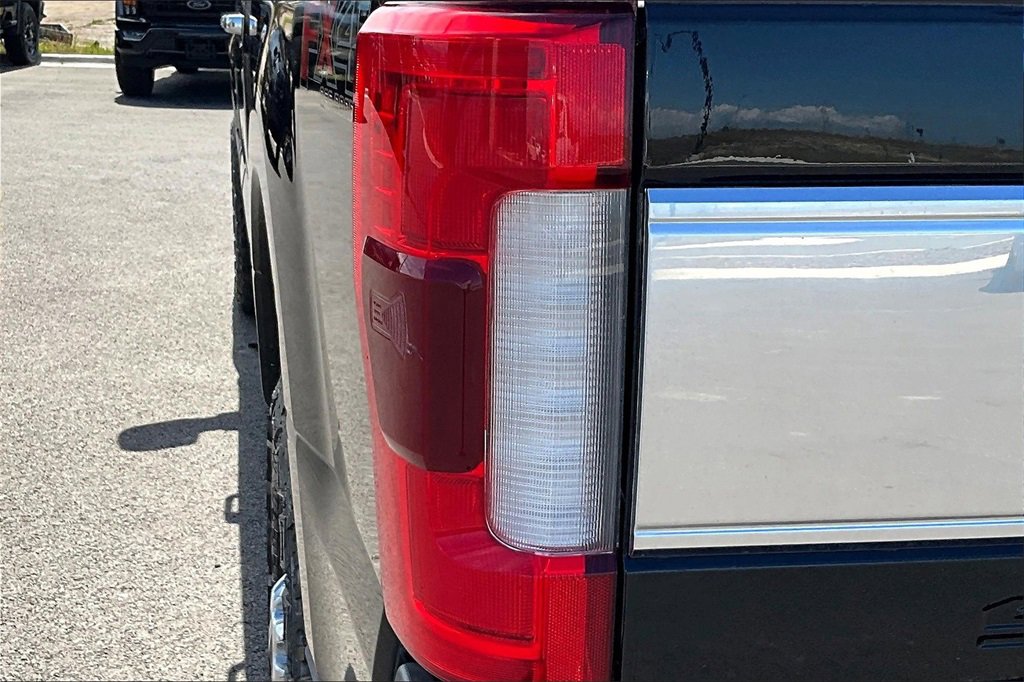 Used 2019 Ford F350 Platinum w/ Platinum Ultimate Package image 31