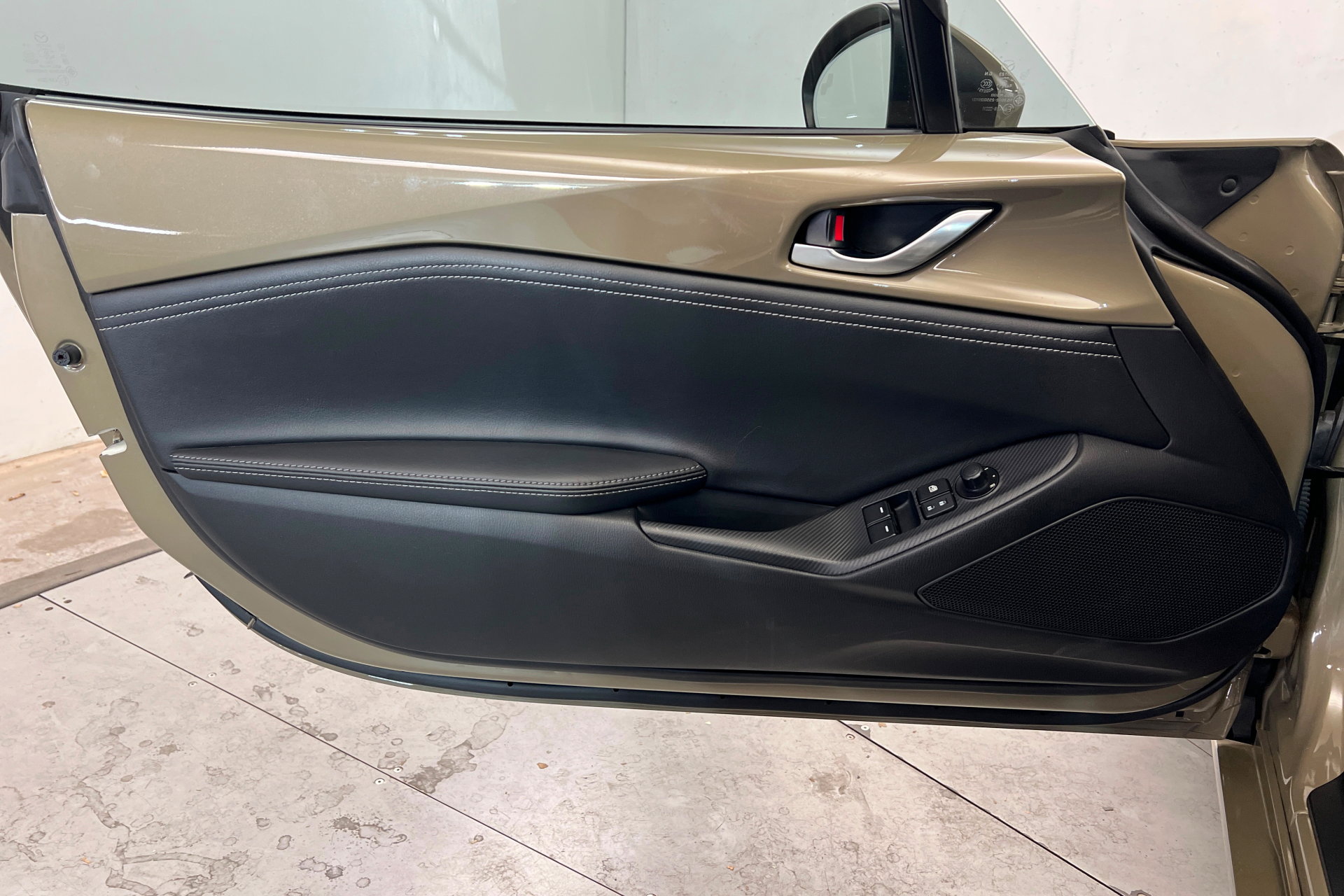 Used 2023 MAZDA MX-5 Miata Grand Touring RWD image 11