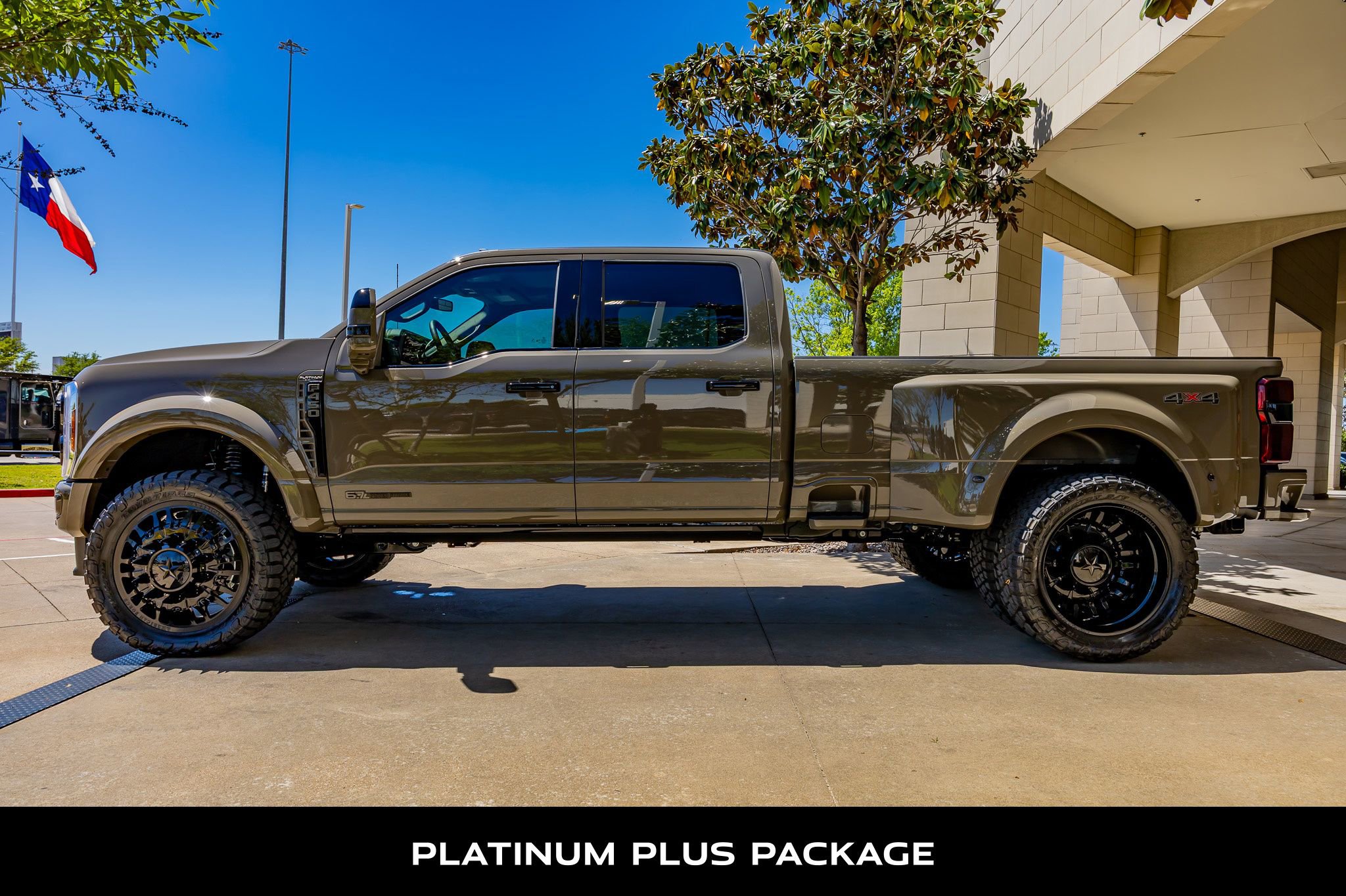 Used 2026 Ford F450 Platinum w/ Platinum Plus Package image 6
