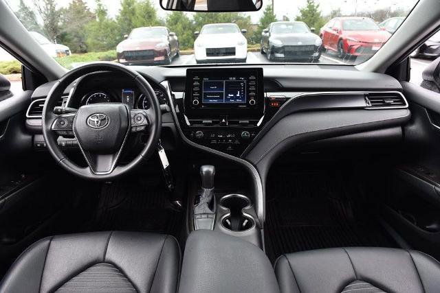 Used 2024 Toyota Camry SE image 8