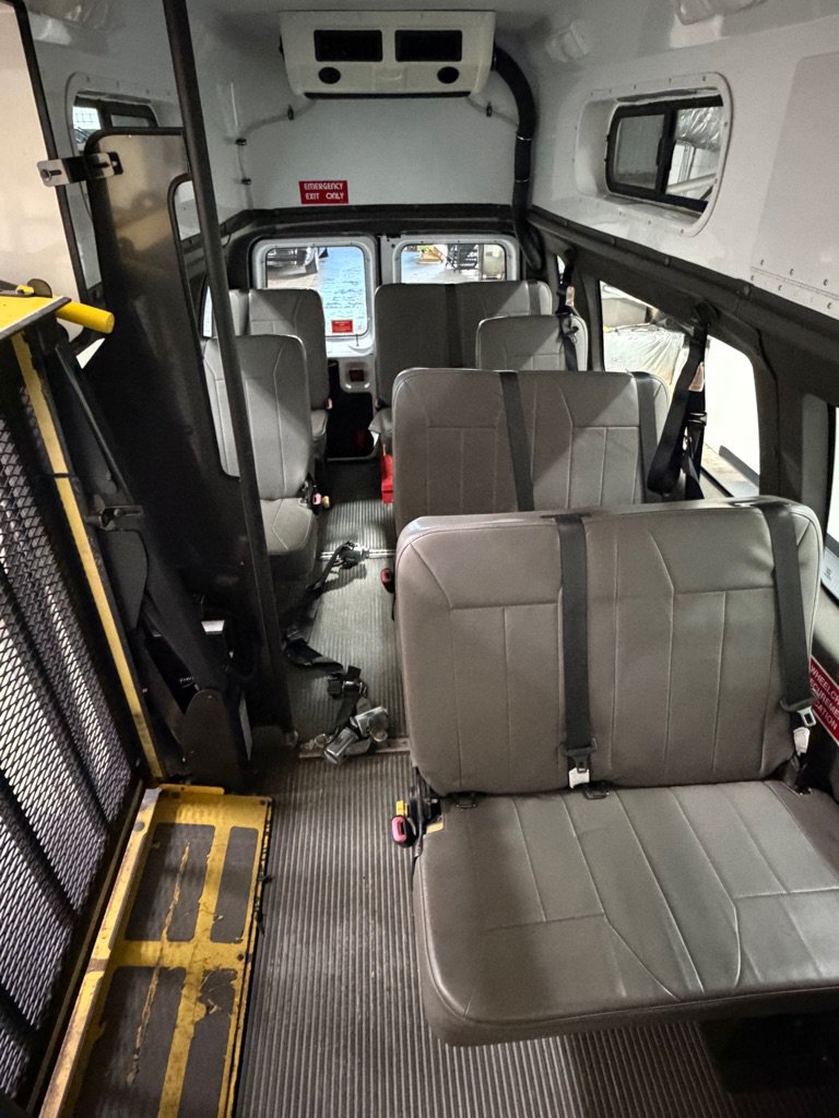 Used 2013 Ford E-350 and Econoline 350 Extended Super Duty RWD image 9