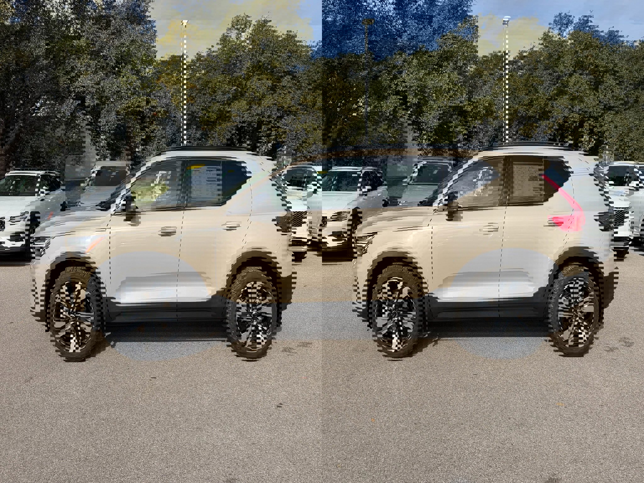 New 2026 Volvo XC40 B5 Plus w/ Climate Package image 3