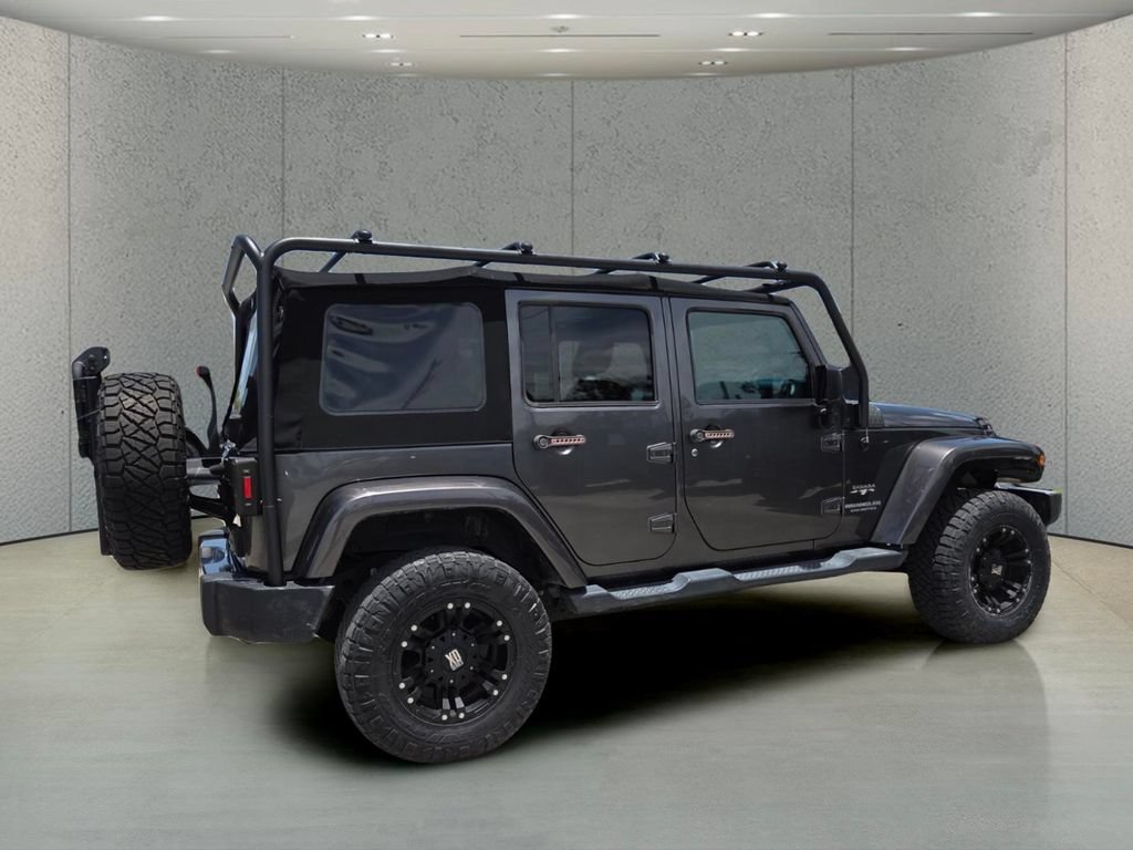 Used 2017 Jeep Wrangler Unlimited Sahara w/ Connectivity Group AWD/4WD image 3