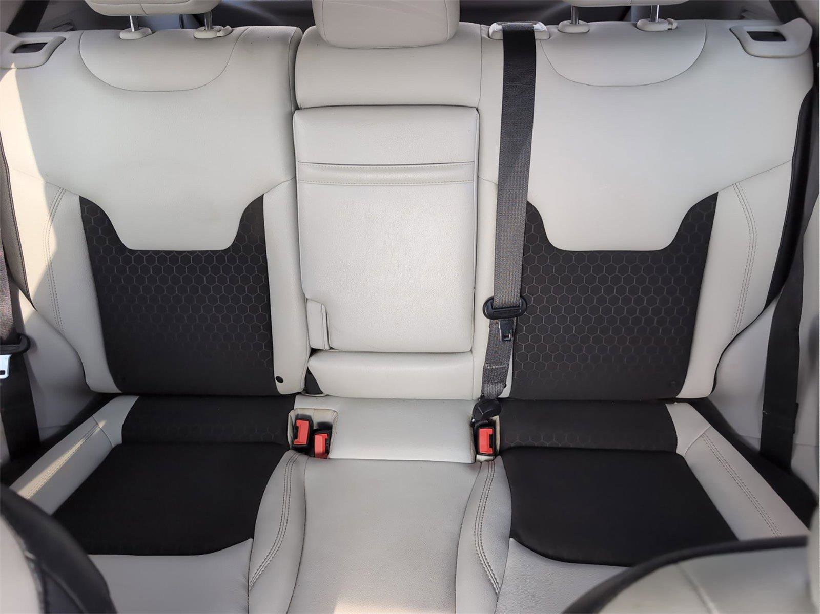 Used 2018 Jeep Compass Latitude w/ Popular Equipment Group image 31