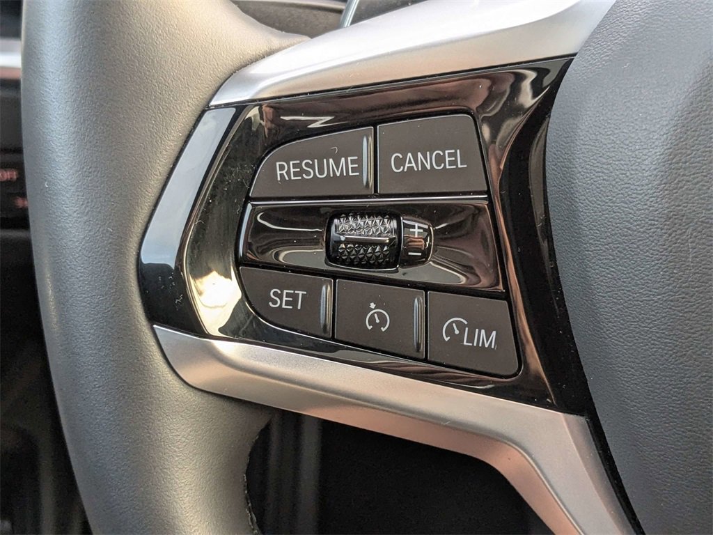 Used 2025 BMW 330i Sedan image 26