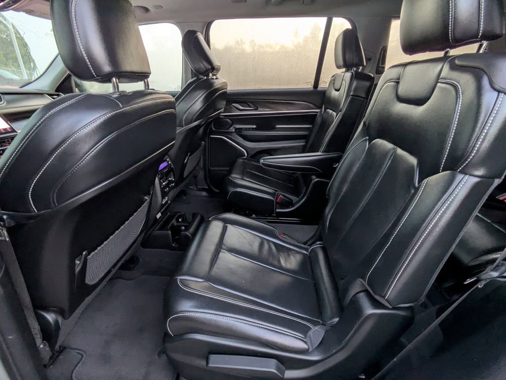 Used 2021 Jeep Grand Cherokee L Limited AWD/4WD image 14