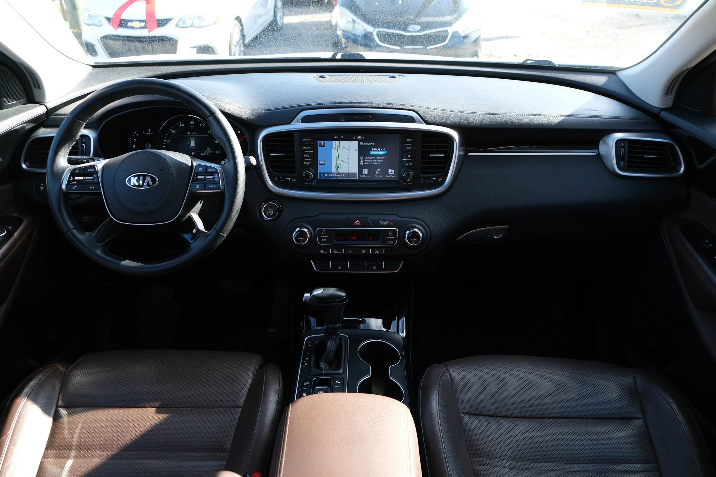 Used 2019 Kia Sorento SX image 27