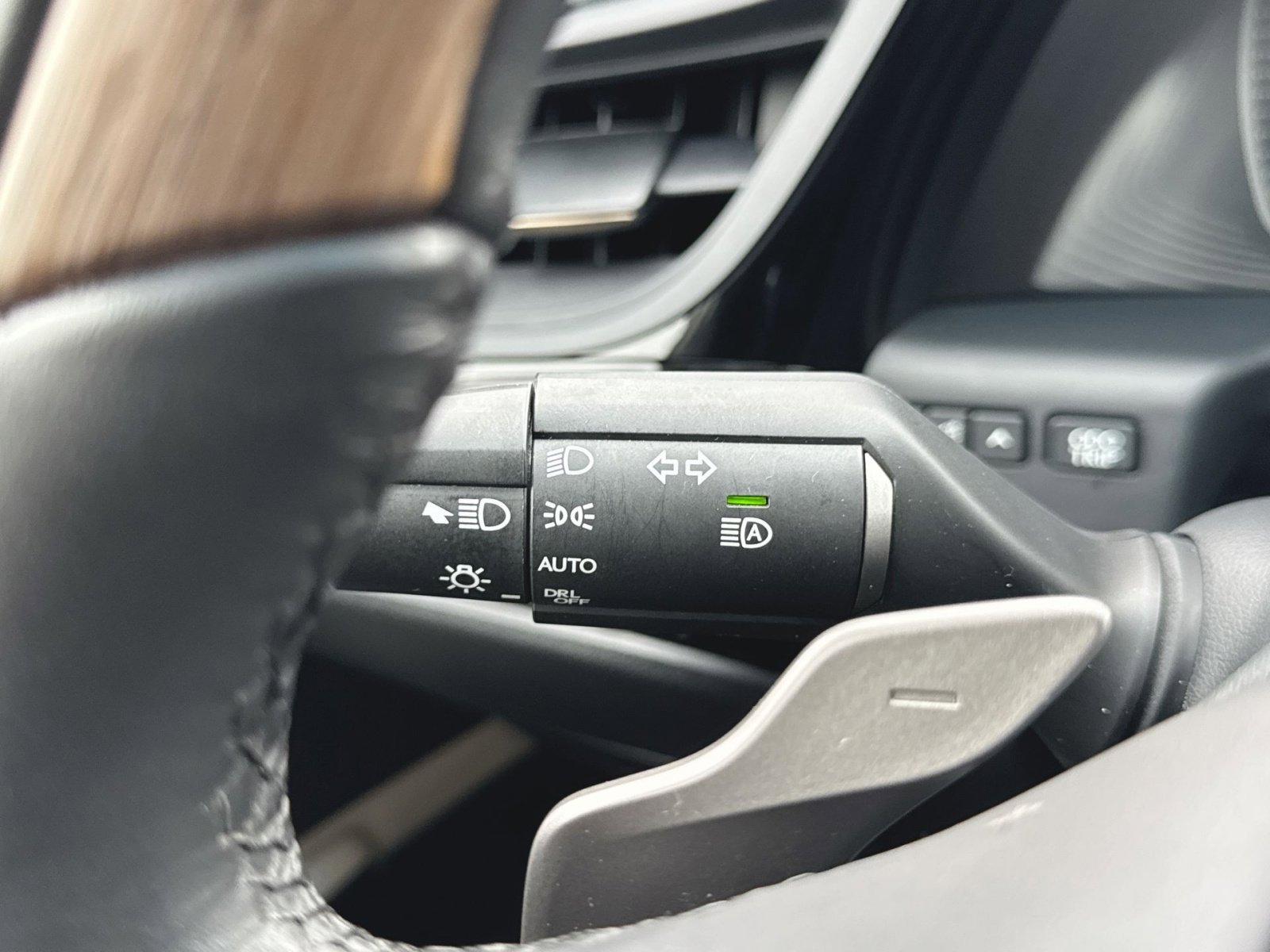 Used 2023 Lexus ES 350 w/ Accessory Package (Z1) image 20