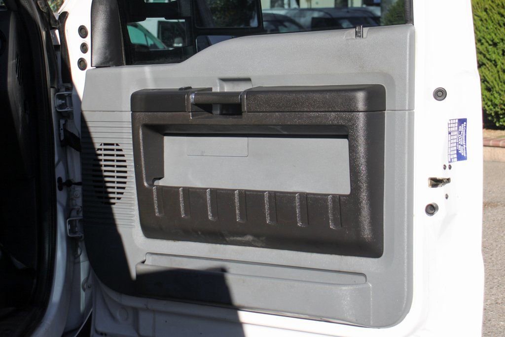 Used 2016 Ford F550 2WD Crew Cab Super Duty image 34