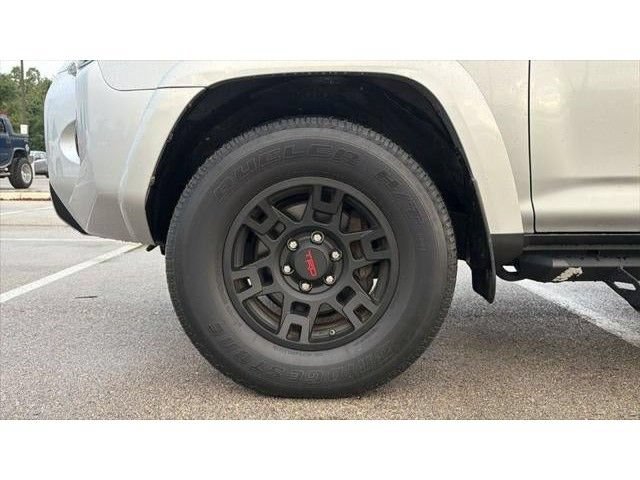 Certified 2021 Toyota 4Runner Venture w/ Moonroof Package AWD/4WD image 12