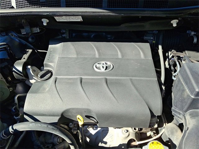Used 2014 Toyota Sienna LE image 28