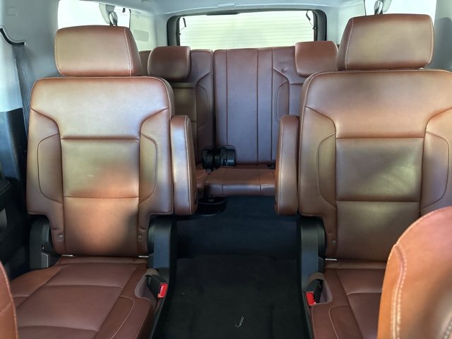 Used 2020 Chevrolet Suburban Premier w/ Premier Plus Edition image 27