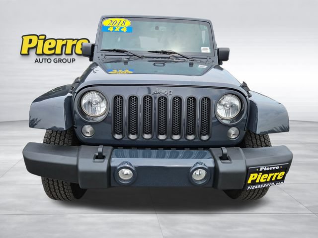 Used 2016 Jeep Wrangler Unlimited Sahara w/ Connectivity Group AWD/4WD image 9