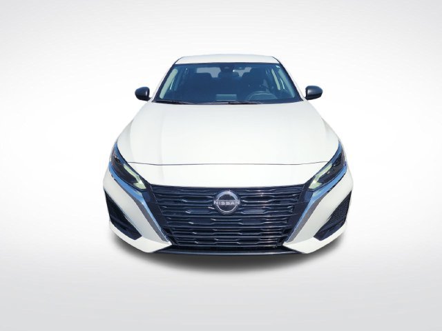 Used 2025 Nissan Altima 2.5 SV FWD image 8