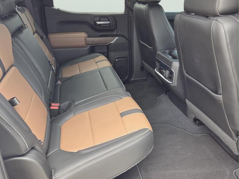 Used 2022 Chevrolet Silverado 1500 High Country w/ Z71 Off-Road Package AWD/4WD image 17