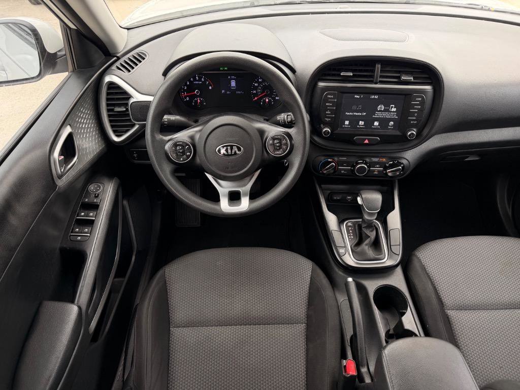 Used 2021 Kia Soul LX FWD image 4