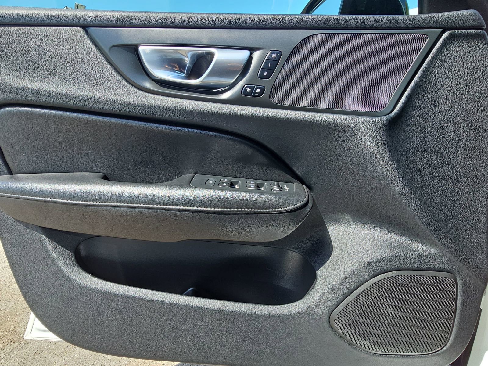 Used 2024 Volvo S60 B5 Core image 25