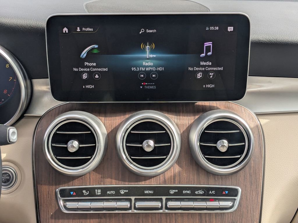 Certified 2022 Mercedes-Benz GLC 300 4MATIC w/ Premium Package Lite image 5