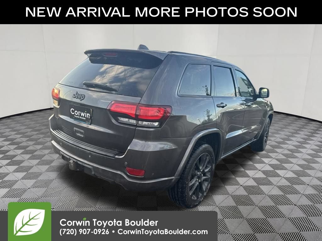 Used 2017 Jeep Grand Cherokee Altitude AWD/4WD image 8