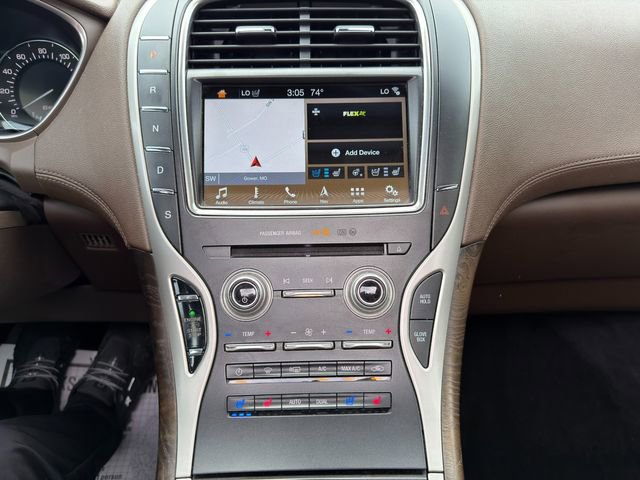 Used 2017 Lincoln MKX Reserve image 23