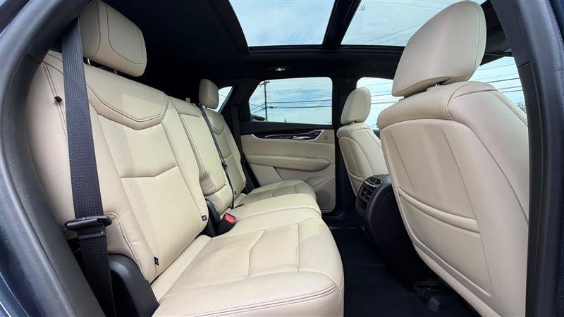 Used 2018 Cadillac XT5 Luxury w/ Driver Awareness Package AWD/4WD image 43